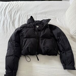 Aritiza TNA The Mega Puff Black Puffer Jacket - Women's Cropped